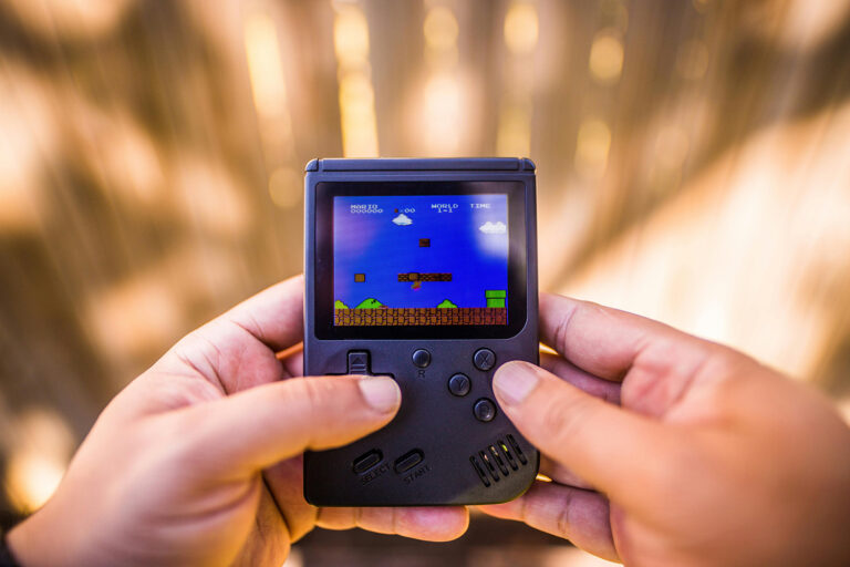 Retro gaming handheld emulation