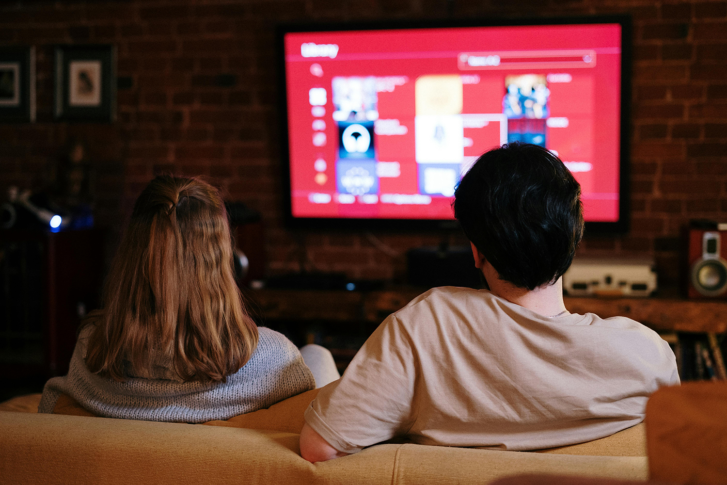 4K Smart TV lifestyle image