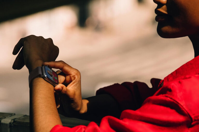Apple Watch Series 11 lifestyle image
